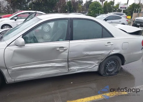 2006 Toyota Camry Le z USA, uszkodzony, nr VIN 4T1BE32K36U152006